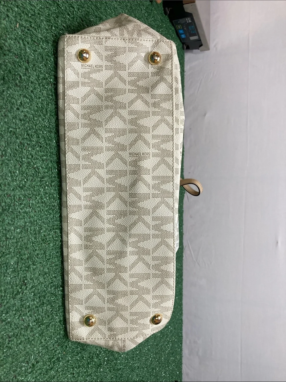 Michael Kors Cream Logo Tote with Gold Accent (OKPM-09-038)